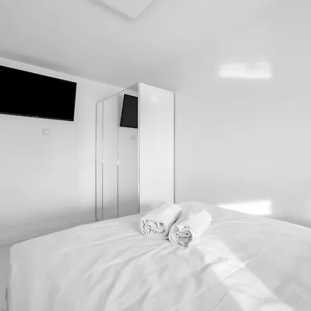 Appartement With View Of 23rd Floor *