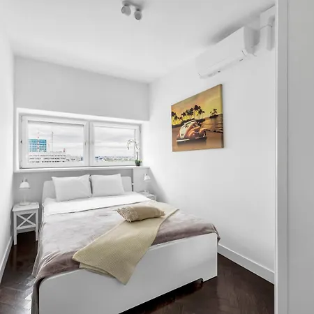 With View Of 23rd Floor * وارسو