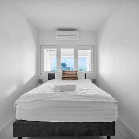 With View Of 23rd Floor Daire